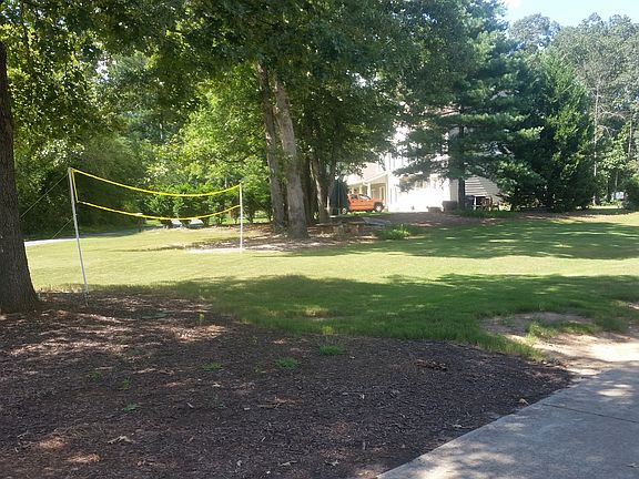 3rd image of 119 Cedar Dr