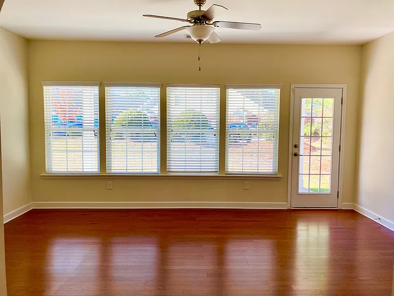 1213 Silverstone Ct — Photo 4