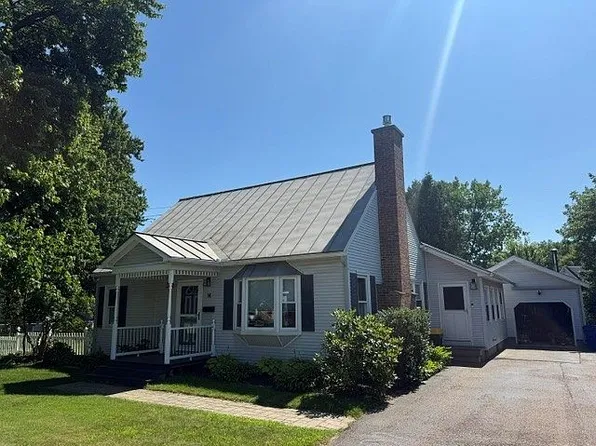 14 West St, Essex Junction, VT 05452