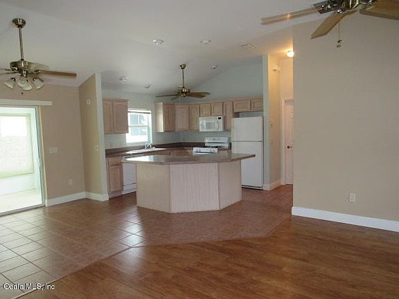 3rd image of 8031 SE 167th Hilltop Loop
