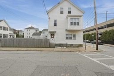 341 Osborn St, Fall River, MA, 02724