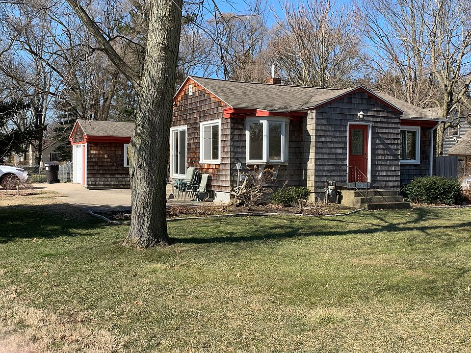 1st image of 413 Rose Park Dr
