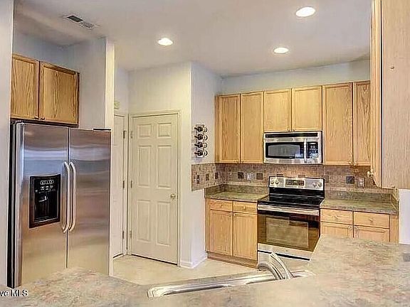 4th image of 8657 Orchard Loop Rd NE