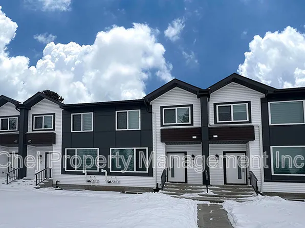 10698 61st St NW, Edmonton, AB