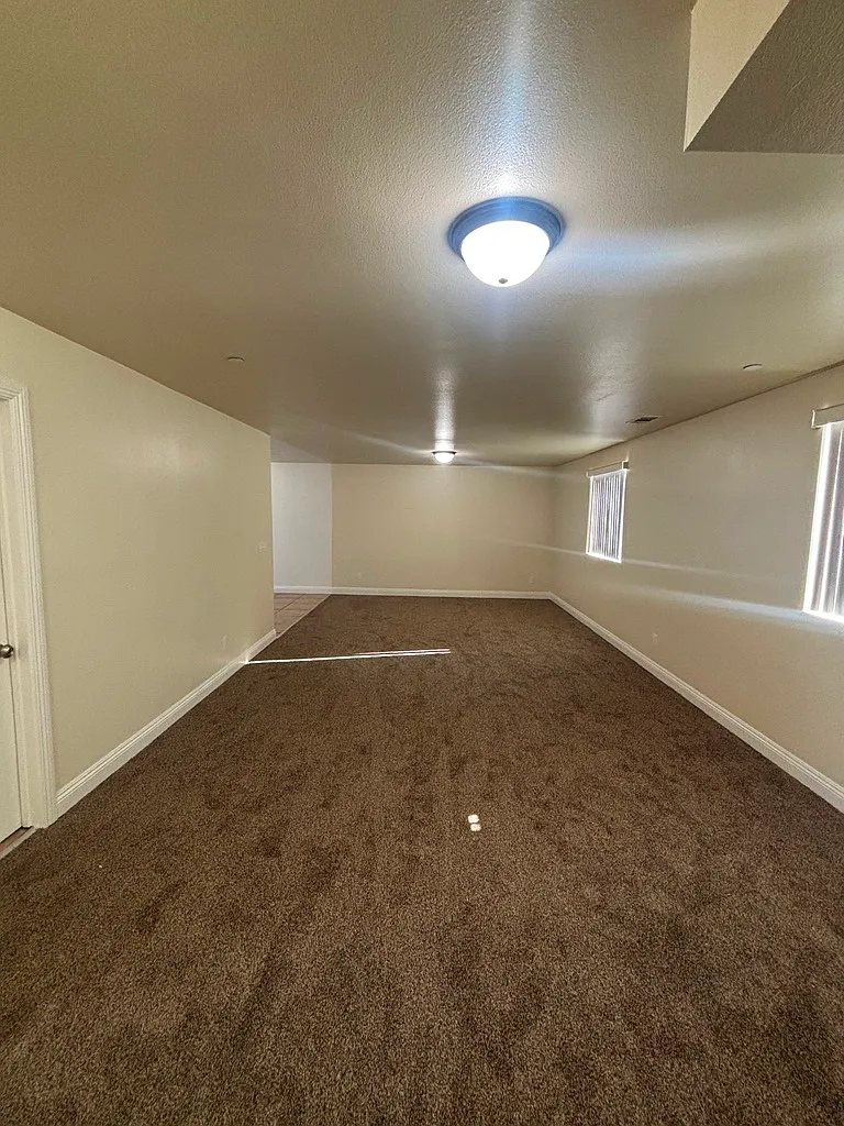 5 bed, 1857 sqft, $4,200 — Photo 3