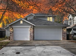 9346 Carrcroft Dr, Elk Grove, CA 95758