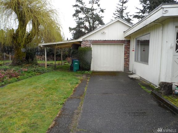 3rd image of 3221 Academy Dr SE