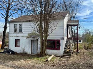 1307 W Main St, Clarksville, AR 72830