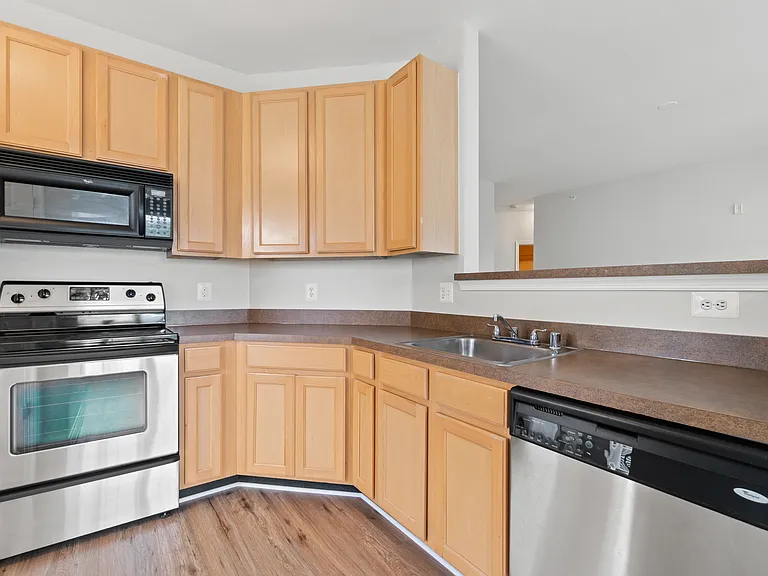 42496 Mayflower Ter #302 — Photo 11
