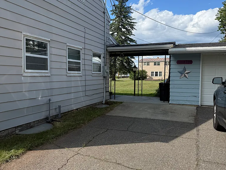 19 Astor Rd — Photo 9
