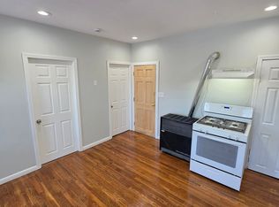  10 Division St 2ndflr 3b/1b Renovated Spacious Balcony! Petsok! Prkg, Manville, RI 02838