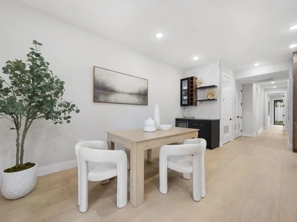 373 New York Avenue image 5 of 25