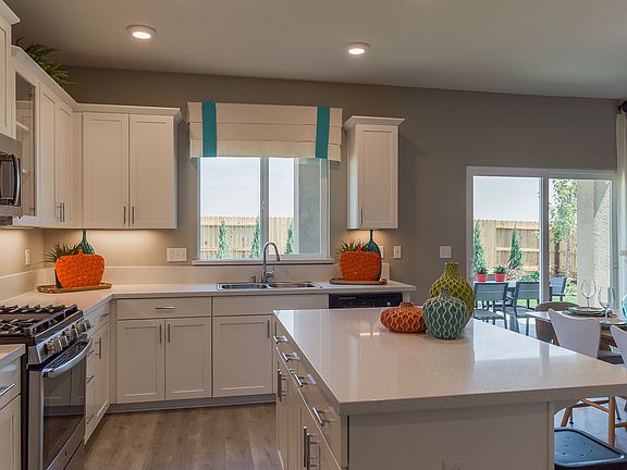 Ample cabinet space in kitchen