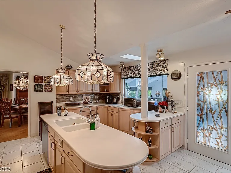 7082 Mira Vista St — Photo 14