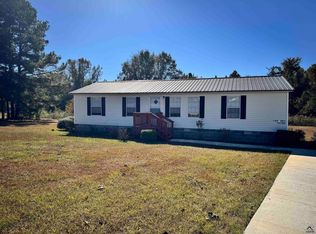 50 River Chase Dr, Hawkinsville, GA 31036