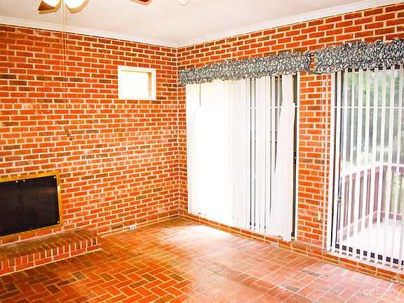 5th image of 11423 Spreading Oak Ln