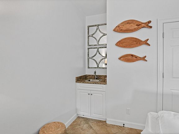 4th image of 8550 Turnberry Ct #8550