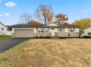 3431 Darbyshire Dr, Canfield, OH
