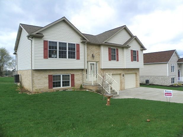 1st image of 818 High Point Ln