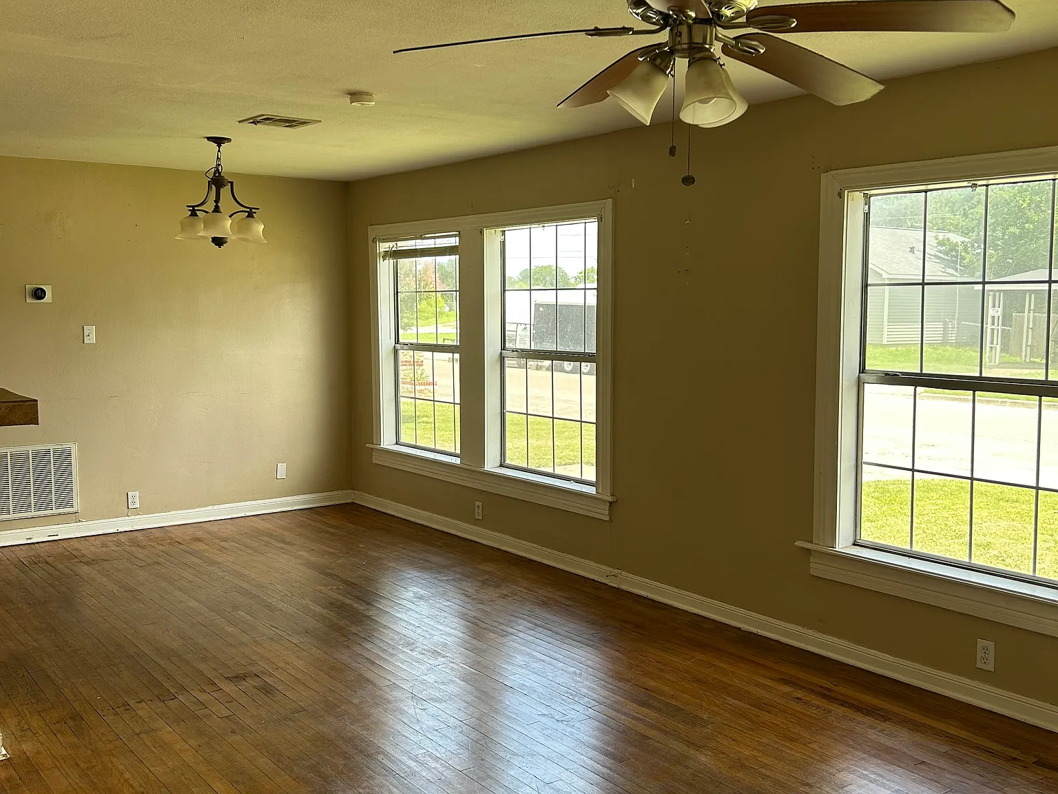 3 bed, 1194 sqft, $1,500 — Photo 3