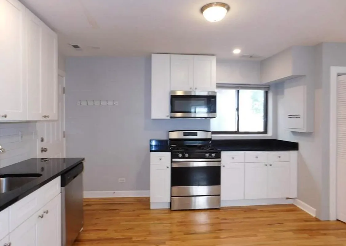 2 bed, 750 sqft, $2,250 — Photo 1