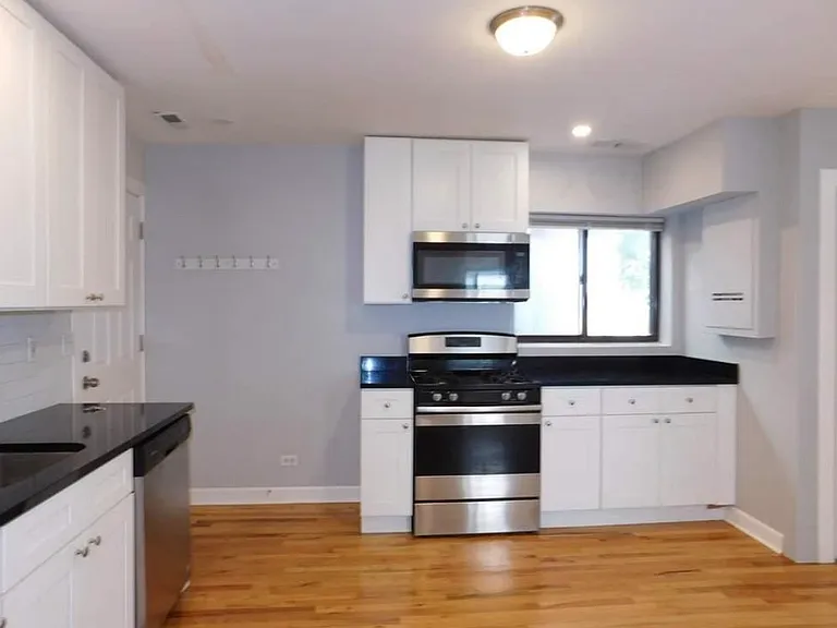 1851 W Chicago Ave #2R — Photo 1