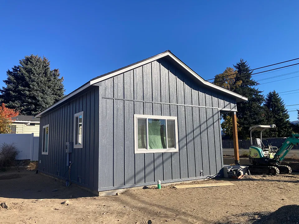 921 Grant Rd