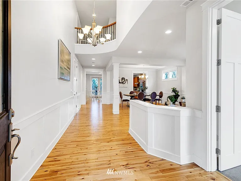 23372 SE 4th Pl — Photo 2