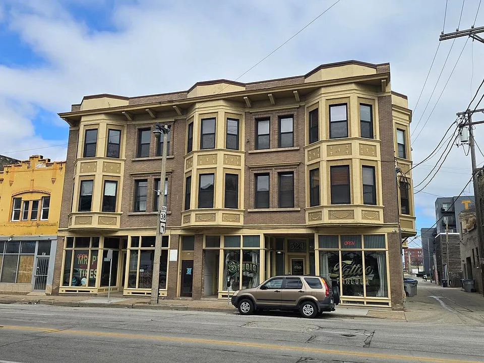 526 W National Ave #303