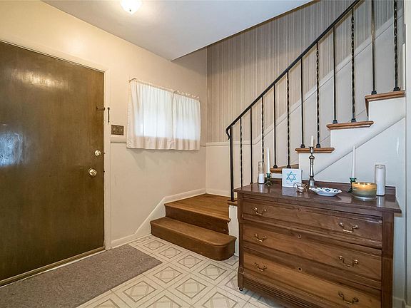 3rd image of 2909 Bellerive Dr