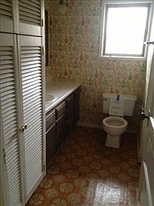 5th image of 4020 N Whitehouse St