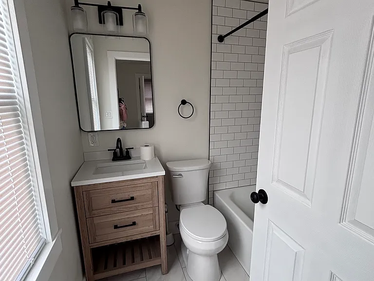 300 Kenmont Ave — Photo 7