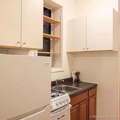 4th image of 376 2nd St #1A