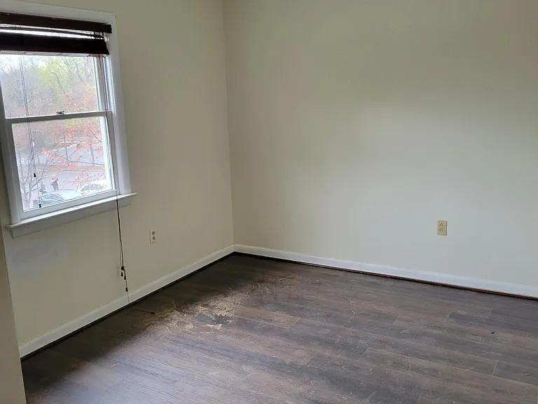 423 W Cork St #B — Photo 7
