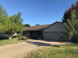W6077 Garnet Dr, Appleton, WI 54915