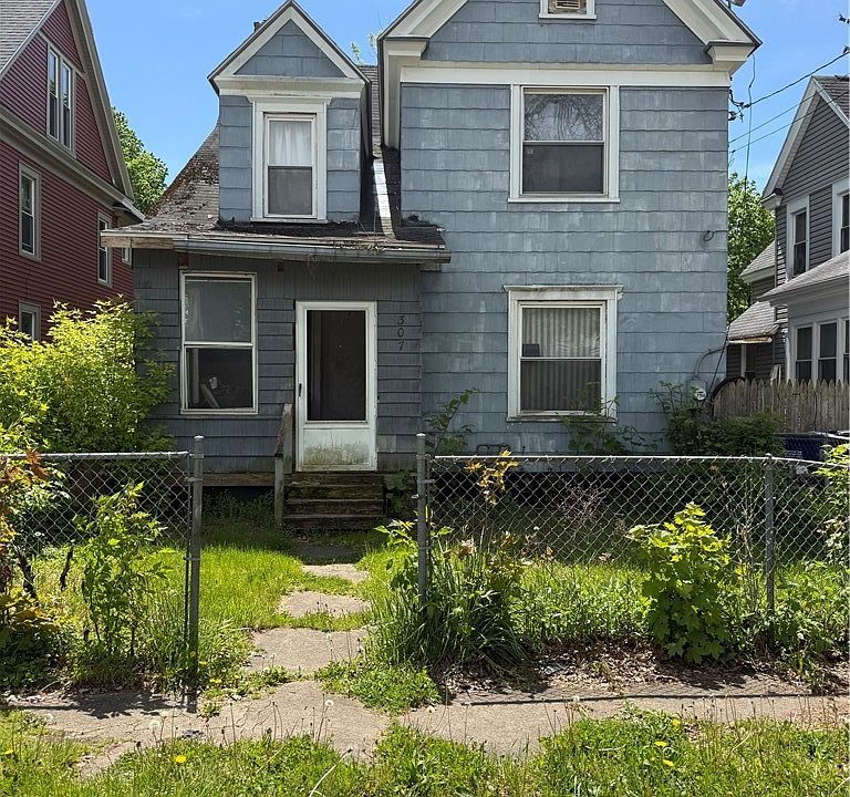 1st image of 307 W Pleasant Ave