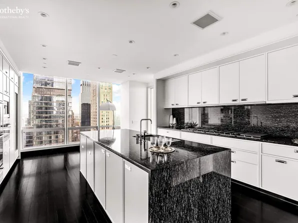 157 West 57th Street image 4 of 18