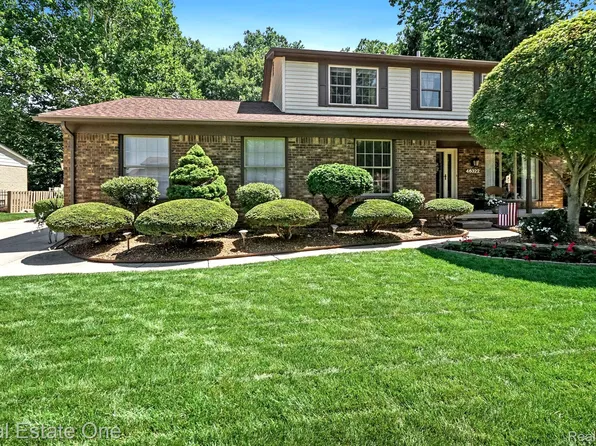 46322 Houghton Dr, Utica, MI 48315