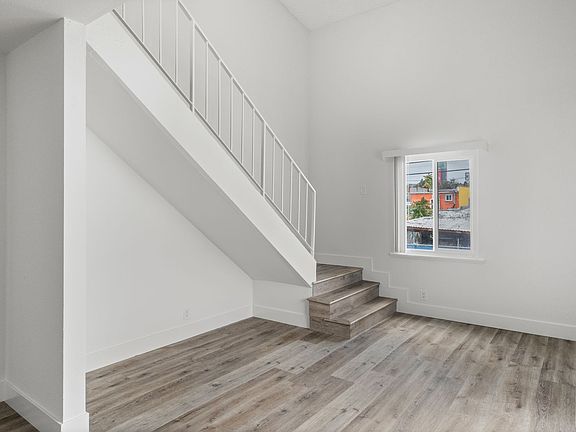 3rd image of 6043-6047 Eleanor Ave #6