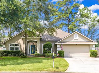 1121 Lake Parke Dr, Saint Johns, FL 32259