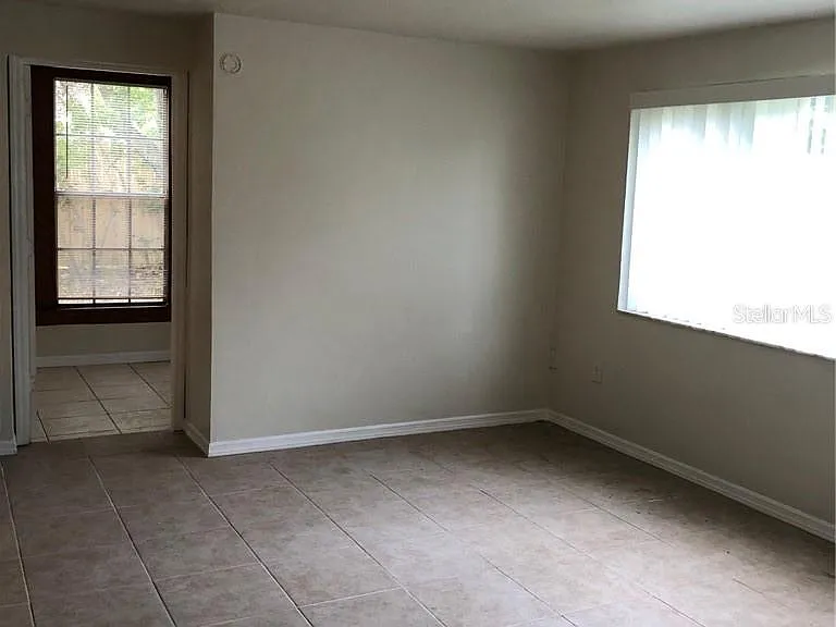 4138 Stratfield Dr — Photo 8