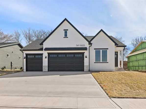 935 Roosevelt St, Polk City, IA 50226