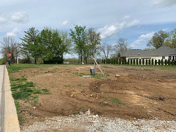 3rd image of 1090 Whitmoor Dr