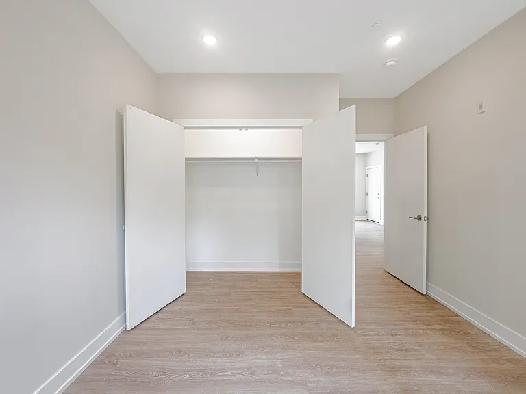 2156 N Darien St #A8 — Photo 14