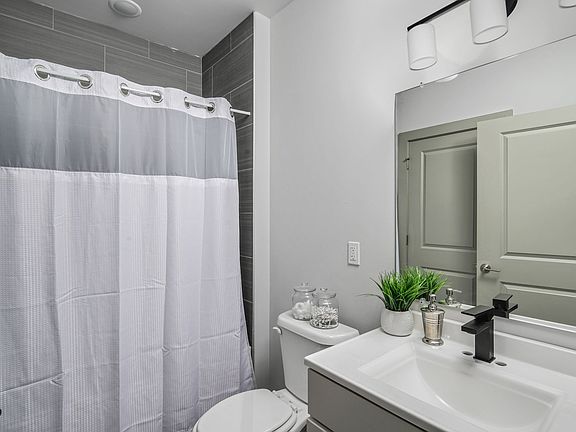5th image of 1020 Germantown Ave #D2