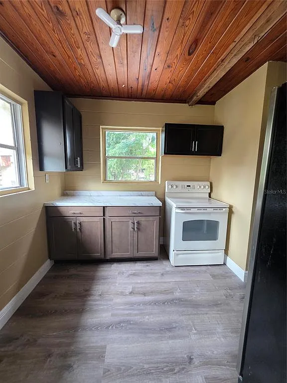 1 bed, 1.5 bath, 700 sqft, $1,600 — Photo 4