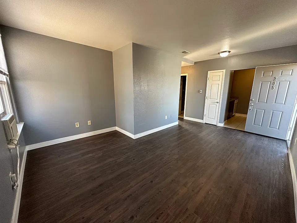 Explore this inviting living space featuring sleek design elements. Explore this inviting living space featuring sleek design elements.