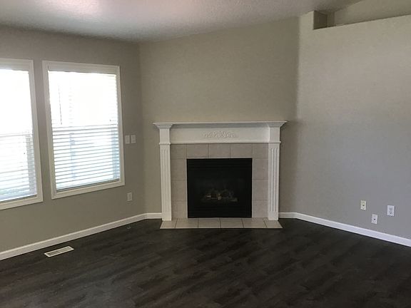 4th image of 12298 W Silverking St