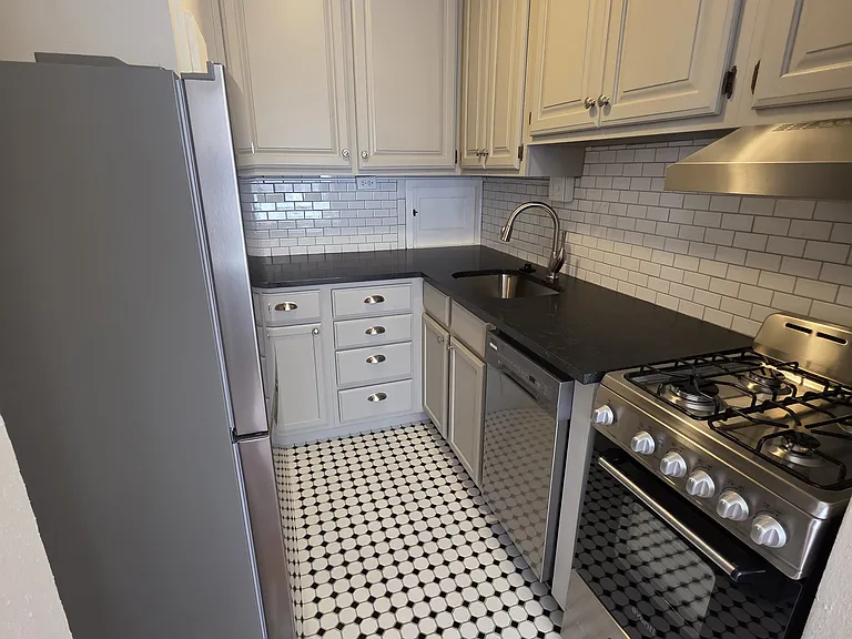 The Blair Apartments — Photo 8