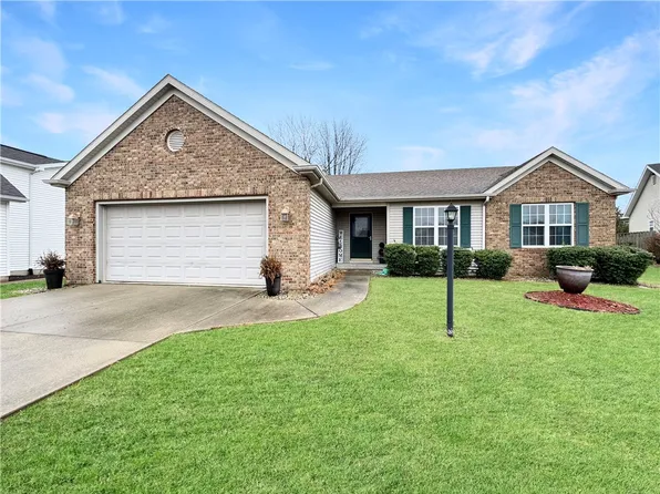 6 Ridgefield Ln, Charleston, IL 61920